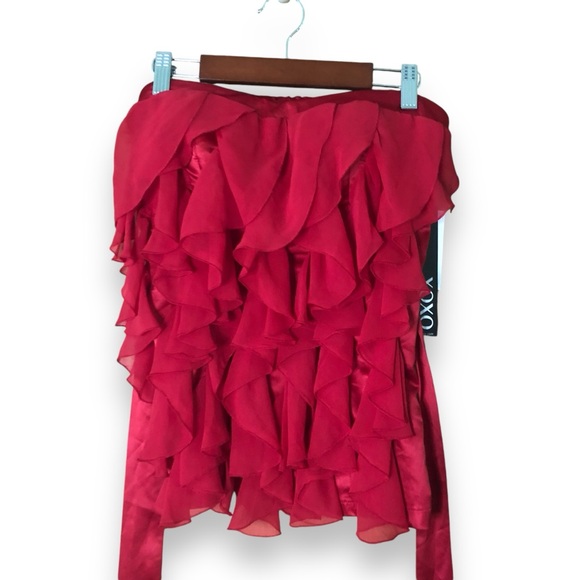 XOXO Red Strapless Ruffle Sweetheart Neckline Tube Top NWT Size Small - Picture 4 of 9